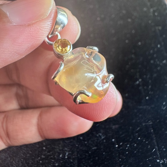 Sterling Silver and Mexican Opal pendant - Picture 3 of 8